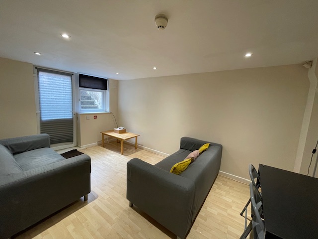 3B Winston Gardens