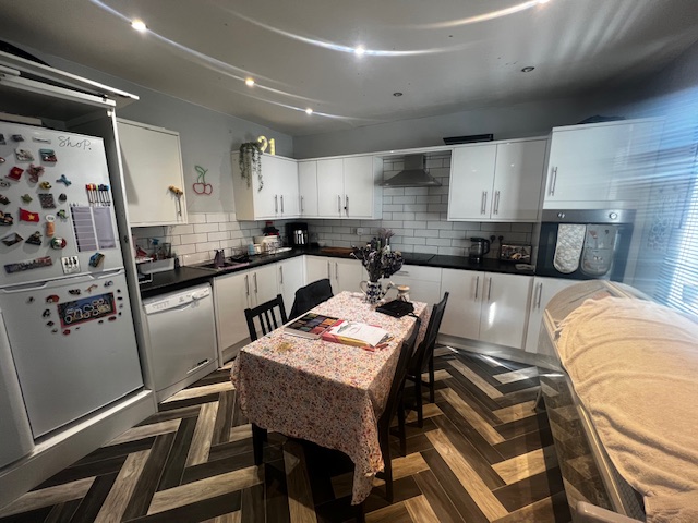 15 Ash Crescent
